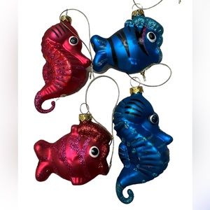 Sea life Glass Christmas Ornaments Set Of 4 -2 Seahorse 2 Fish Glitter Pink Blue